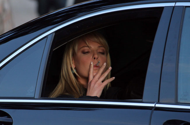 Katherine Heigl smoking